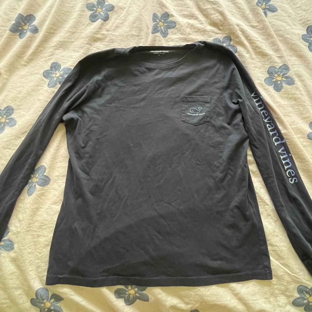 Vineyard vines long sleeve blue shirt.